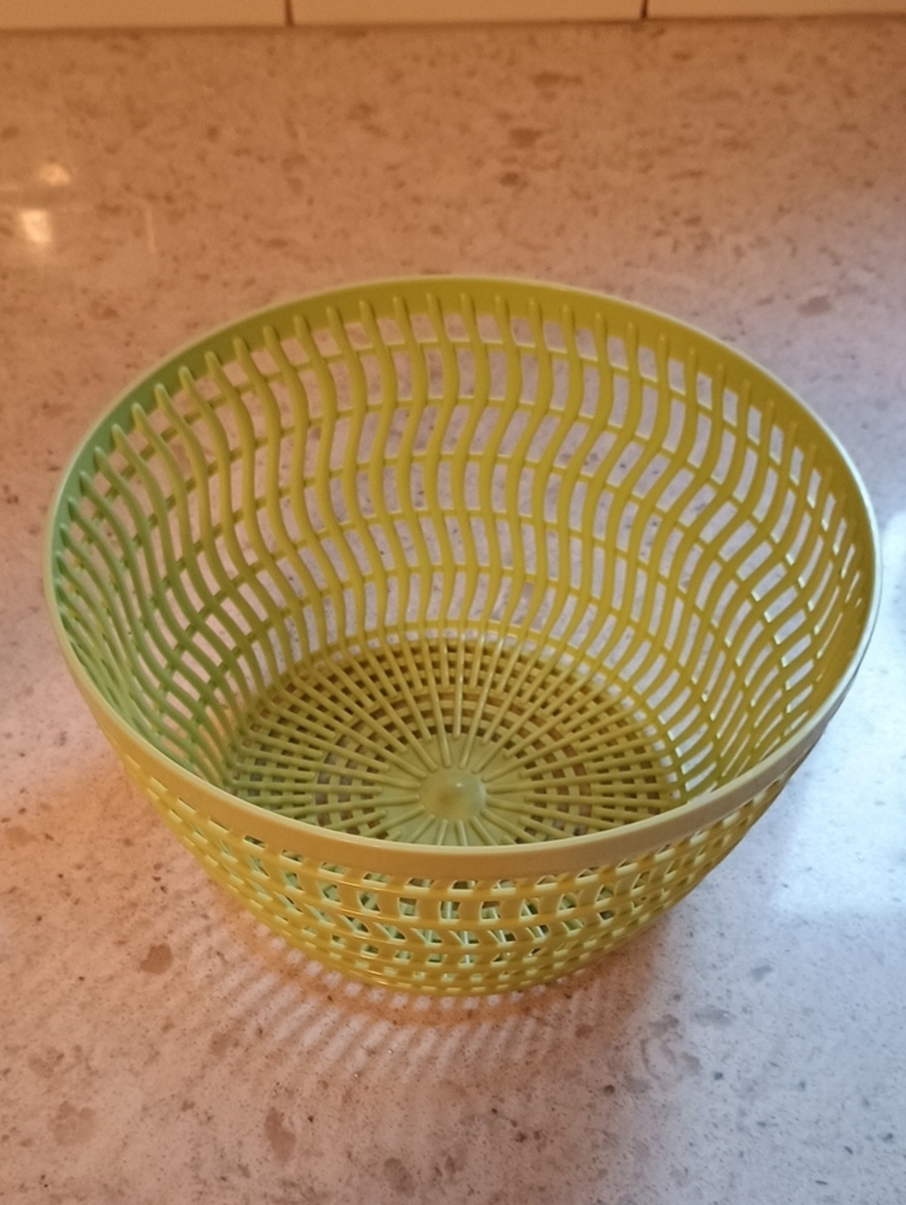 Small Progressive Salad Spinner - Picture 6 of 7